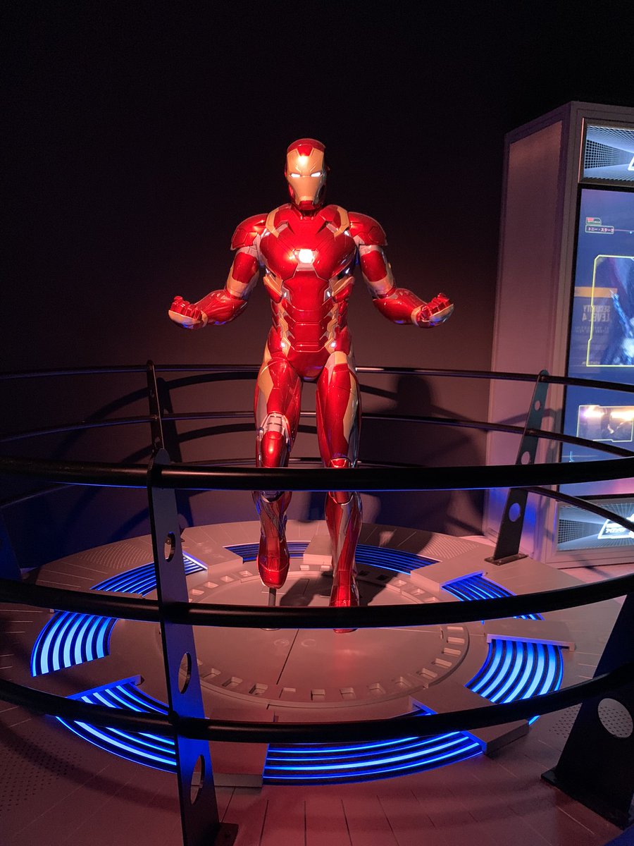 アベンジャーズ展行ってきた！アトラクションみたいな感じで楽しかった〜先生はいないのでそこはちょっと残念