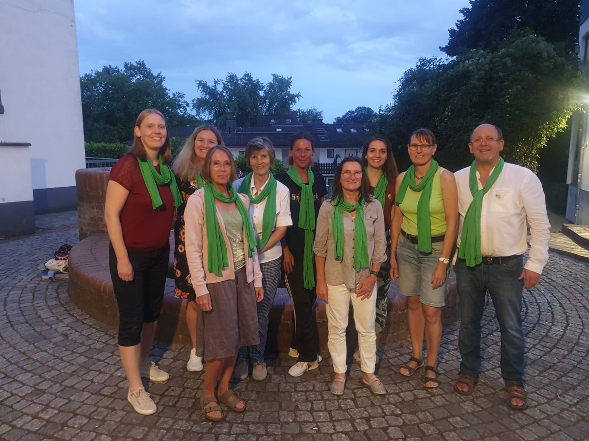 Heute ab 10:30 Uhr beim Walking Act Wülfrath: Der Young Voices Chor. Start ist vor dem Café Schwan in der Innenstadt. 

#Kultur #Wülfrath