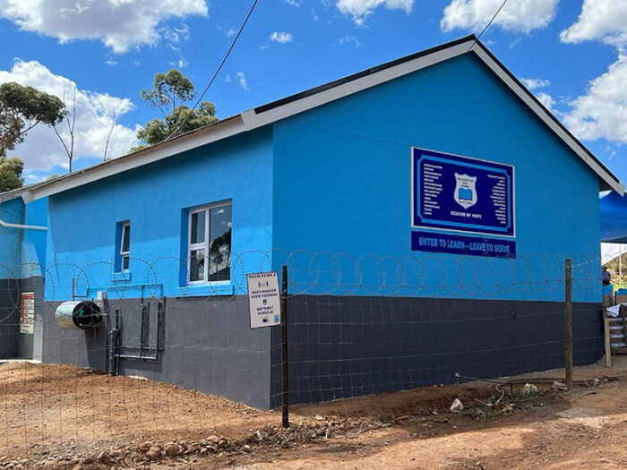 WINDABA_ZA's tweet photo. WIND EXCELLENCE: LOCAL SCHOOL BENEFITS FROM A NEWLY BUILT ADMIN OFFICE

Read more on @_sawea  website: https://t.co/XsNwrcs9h2 

#windaba2022 #windenergy #southafrica #leadingwithwind  #windforchange https://t.co/8i3tcKJTnl
