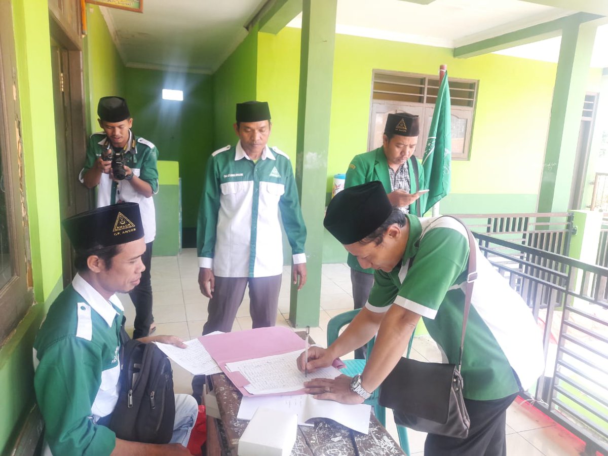 PCAnsorBrebes's tweet photo. #SekolahPemiluAnsorBrebes Zona 1 (6 PAC wilayah Timur), Alhamdulillah dibuka secara resmi oleh Shbt @AhmadMunsip, Ketua @PCAnsorBrebes. Diharapkan Kader #AnsorBrebes mengetahui dan mampu ikut andil dalam kegiatan pesta demokrasi di Indonesia 🇲🇨 https://t.co/ouE6sWnYO8