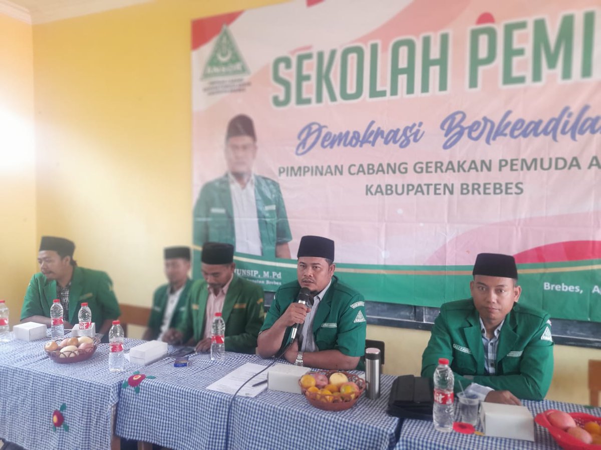 PCAnsorBrebes's tweet photo. #SekolahPemiluAnsorBrebes Zona 1 (6 PAC wilayah Timur), Alhamdulillah dibuka secara resmi oleh Shbt @AhmadMunsip, Ketua @PCAnsorBrebes. Diharapkan Kader #AnsorBrebes mengetahui dan mampu ikut andil dalam kegiatan pesta demokrasi di Indonesia 🇲🇨 https://t.co/ouE6sWnYO8