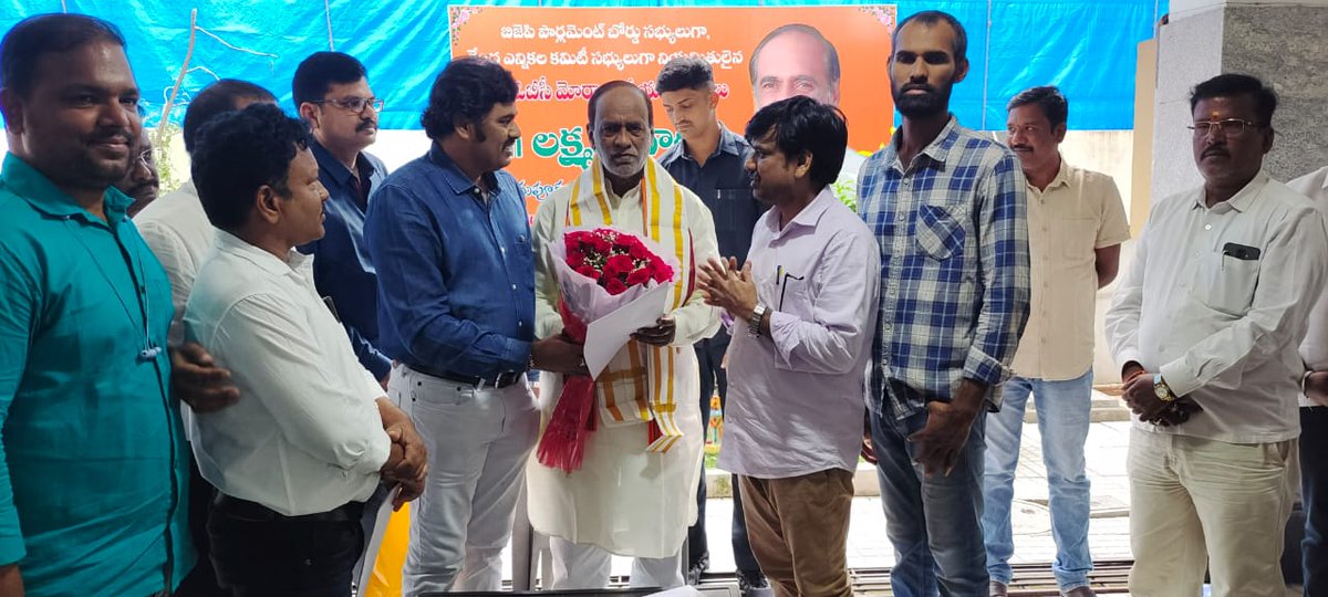 aigetoachq's tweet photo. Team AIGETOA met @drlaxmanbjp garu, Hon'ble MP Rajya Sabha , handed over a memorandum addressed to Hon'ble MOC,extending our gratitude  for announcing such a big revival package for #BSNL 
We  sought kind intervention of Hon'ble MoC @AshwiniVaishnaw for resolution of HR issues . https://t.co/OojnPs7rZr