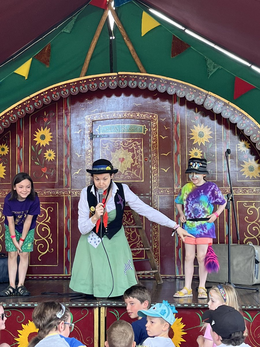 natpurton's tweet photo. Always a brilliant time @GreenManFest with @FlyingSeagullUK #bashtag https://t.co/j3n4Gerot8