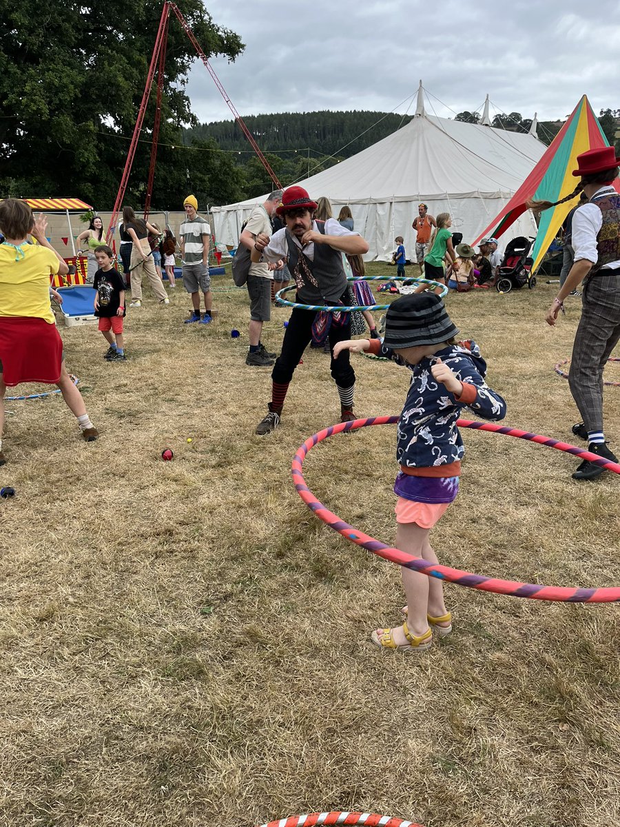 natpurton's tweet photo. Always a brilliant time @GreenManFest with @FlyingSeagullUK #bashtag https://t.co/j3n4Gerot8