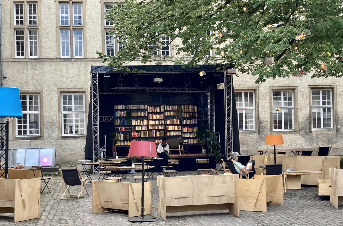 JCKugener's tweet photo. Excellent initiative by @CityLuxembourg for #booklovers ๐ #DStadliest with an outdoor library and book readings in the courtyard next to the Cathedral ๐ฑ๐บ #VisitLuxembourg ๐ #LuxembourgCity ๐Programme โถ๏ธ https://t.co/wThqShRq4j https://t.co/iLMooz4F4g