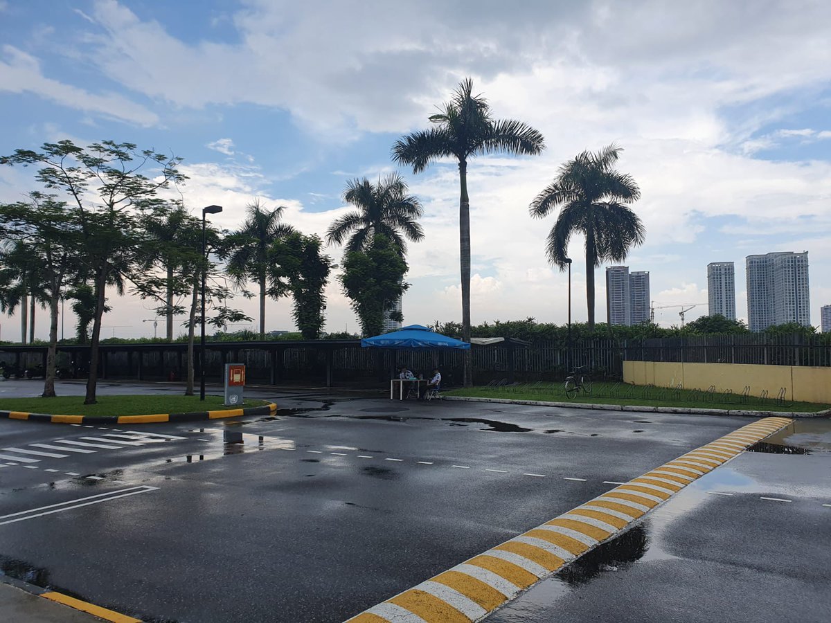 UNIS_Hanoi's tweet photo. We are looking forward to seeing you at the Welcome BBQ &amp; Community Connections Fair today, 15:00-18:30. All activities are inside/undercover. The food is being prepared and the community stands are ready. See you soon! #unisopeningdoors #UNISvaluescommunity #UNISHanoi35 https://t.co/Oq6k2p5z7e