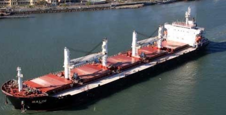 Istihbarat1800L's tweet photo. * Iran-India Line*
PARISAN- (Old name Salim)Bulk Carrier.
IMO 9465851/MMSI 422037300.
Departed from Bandar Abbas, Iran, and heading toward Dharamtar, India.
G.T:31117/DWT:53100.
In the care of the RAHBARAN OMID DARYA SHIP MGMT aka IRGC.
#OSINT #maritime #IMO9465851 https://t.co/wlyXiPjjfc