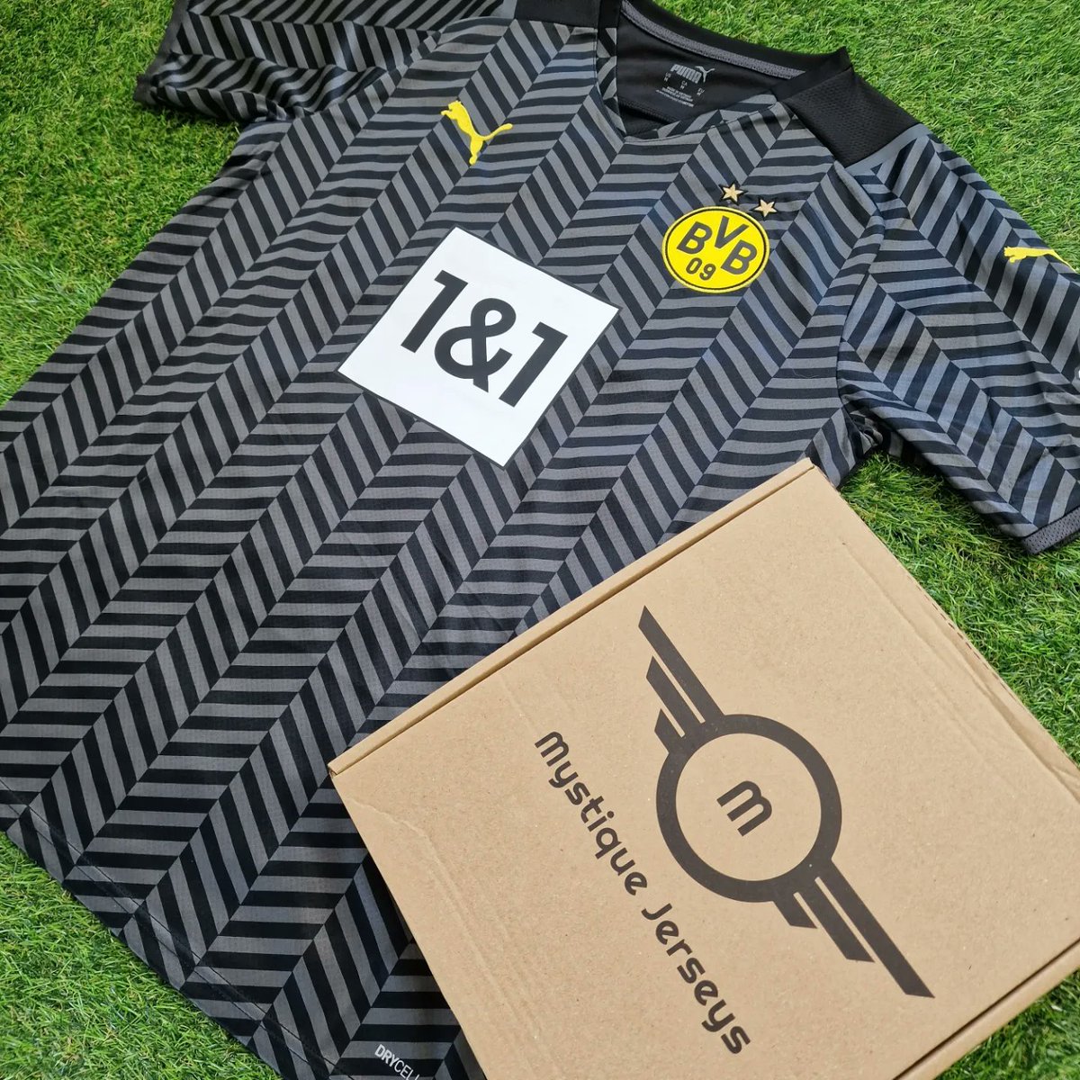 MystiqueJerseys's tweet image. ⏰️ Giveaway ⏰️

We are giving away a Mystery Football Jersey if Son or Kane scores today! 

➡️ Mystiquejerseys.com 

To enter:
♻️ Retweet