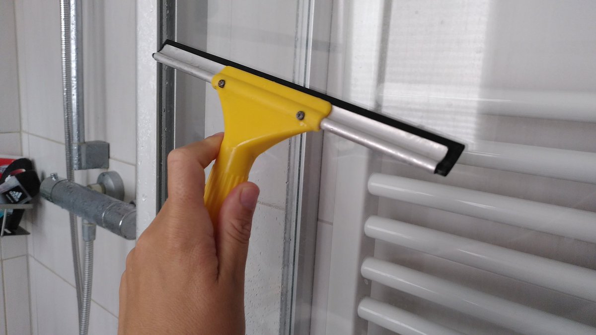 deichpod's tweet photo. - Benutze Abzieher mit Duschwand. https://t.co/FLHCR9n1dR