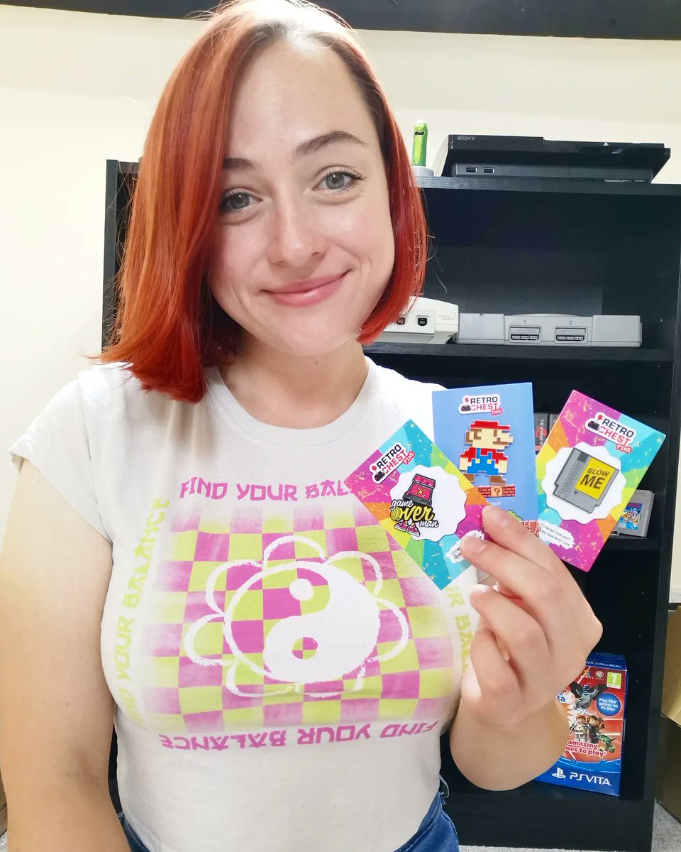 lydgendary's tweet photo. Got sent some epic pin badges from  @RetroChest and I love them 😍 https://t.co/XwoD7wW2q9