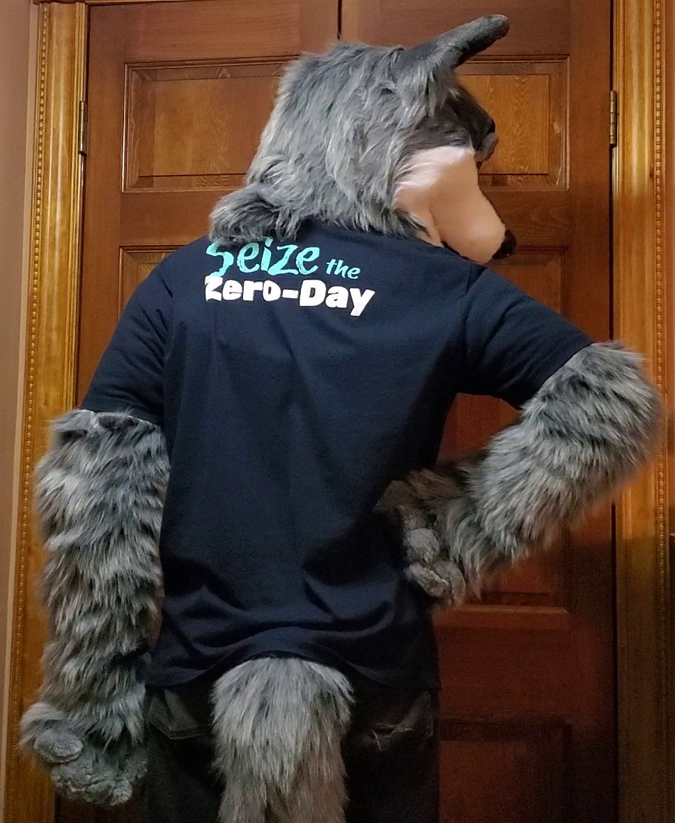 ChevronTheWolf's tweet image. @defcon @DCFurs #defcon30 #defcon2022 #d3fc0n #hackersummercamp @Horizon3ai 

I&apos;m really loving the shirt! The welcome party was a really fun time!

Fursuit by @SarahcatFursuit
