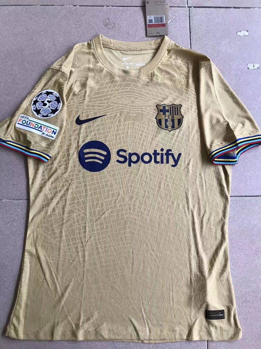 Polyccio8's tweet photo. 🚨 SI LEWANDOWSKI MARCA GOL CONTRA LA REAL SOCIEDAD, SORTEMOS LA CAMISETA DEL POLACO‼️

👉🏼 Para participar:

1️⃣ RT y LIKE al tuit
2️⃣ Seguir a @Polyccio8 y @Ctinfo_17 

✈️ Envíos a todo el mundo.

🍀 ¡Mucha suerte a todos! https://t.co/7hTL6A1d5Z