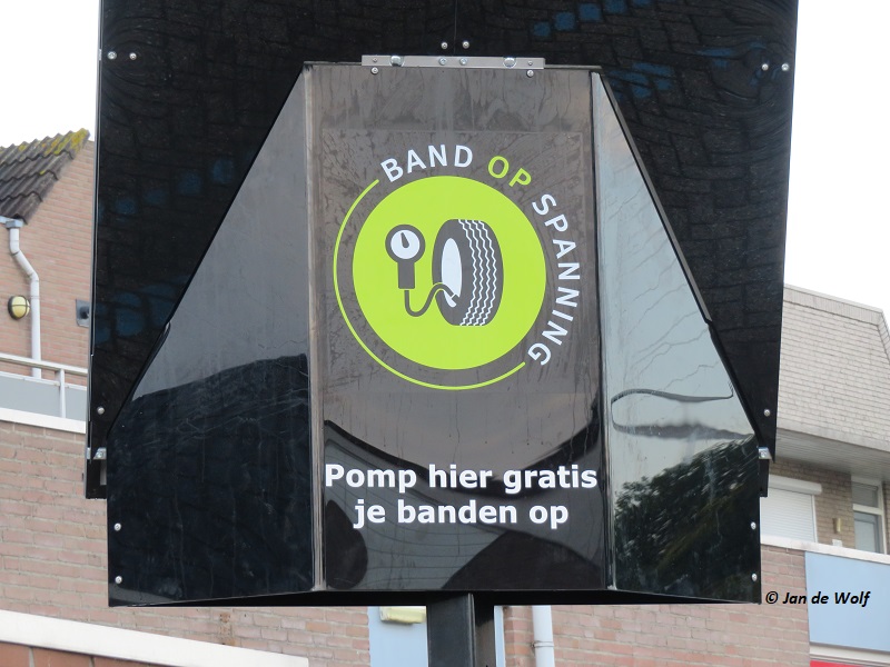 Nu kan je ook in de <a href="/gemeentedruten/">Gemeente Druten</a>  je banden #gratis oppompen en dat is natuurlijk om zuiniger te gaan rijden met banden die op de goede spanning zijn. De pomp staat op de #parkeerplaats  bij de Max nabij het gemeentehuis van #Druten. En  blijft het oppompen gratis?