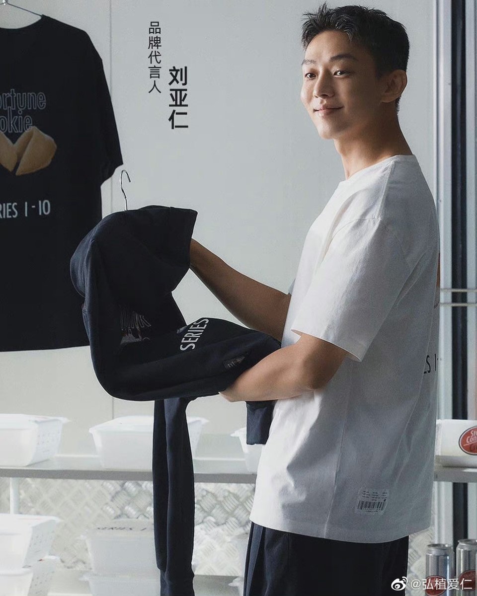 ktj2102013's tweet photo. 우리 별💙
✨️유아인 X 速写croquis X studioconcrete
< How Do You Feel 1-10 >Series
#유아인 #YooAhIn
#CROQUISChina
#스튜디오콘크리드
#StudioConcrete
📸 weibo https://t.co/YmVtm42BfY