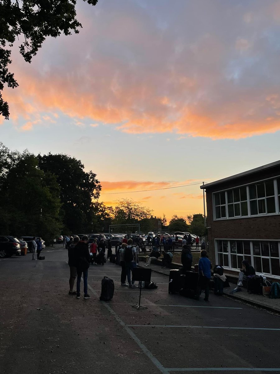berksmusictrust's tweet photo. A beautiful morning as we depart for Scotland! #watchoutscotland #bysoscotlandtour2022 #bycscotlandtour2022 #tourtakeover https://t.co/hBb30kzQJt