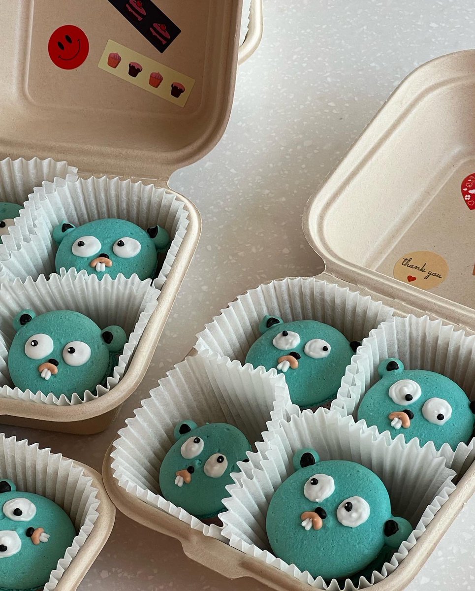 golanggogo's tweet photo. hey gophers, look at these macarons I made #golang #gopher #macarons https://t.co/dzfvvdqg7r