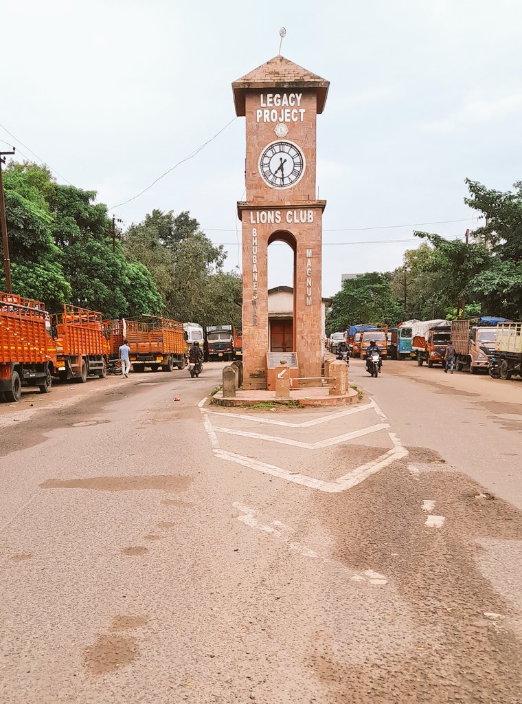 SambitK79494605's tweet photo. #Analogclocktower near rasulgarh,
#Bhubaheshwar #odisha  a very
beautiful architecture. @bmcbbsr @Naveen_Odisha https://t.co/Kie1UIsYqz