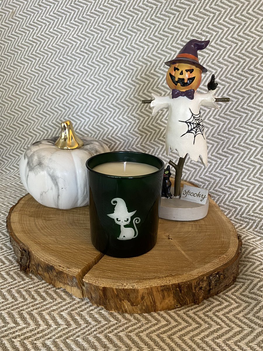 flamegamecandle's tweet photo. Morning #UKGiftAM #UKGiftHour 

Yesterday we launched our autumn collection of candles and wax melts! 

Lots of fun designs and scents to choose from, with some limited edition candles (only 1 or 2 available) so don’t miss out 🎃

https://t.co/WoL5zSC45g https://t.co/RSkG453CkF