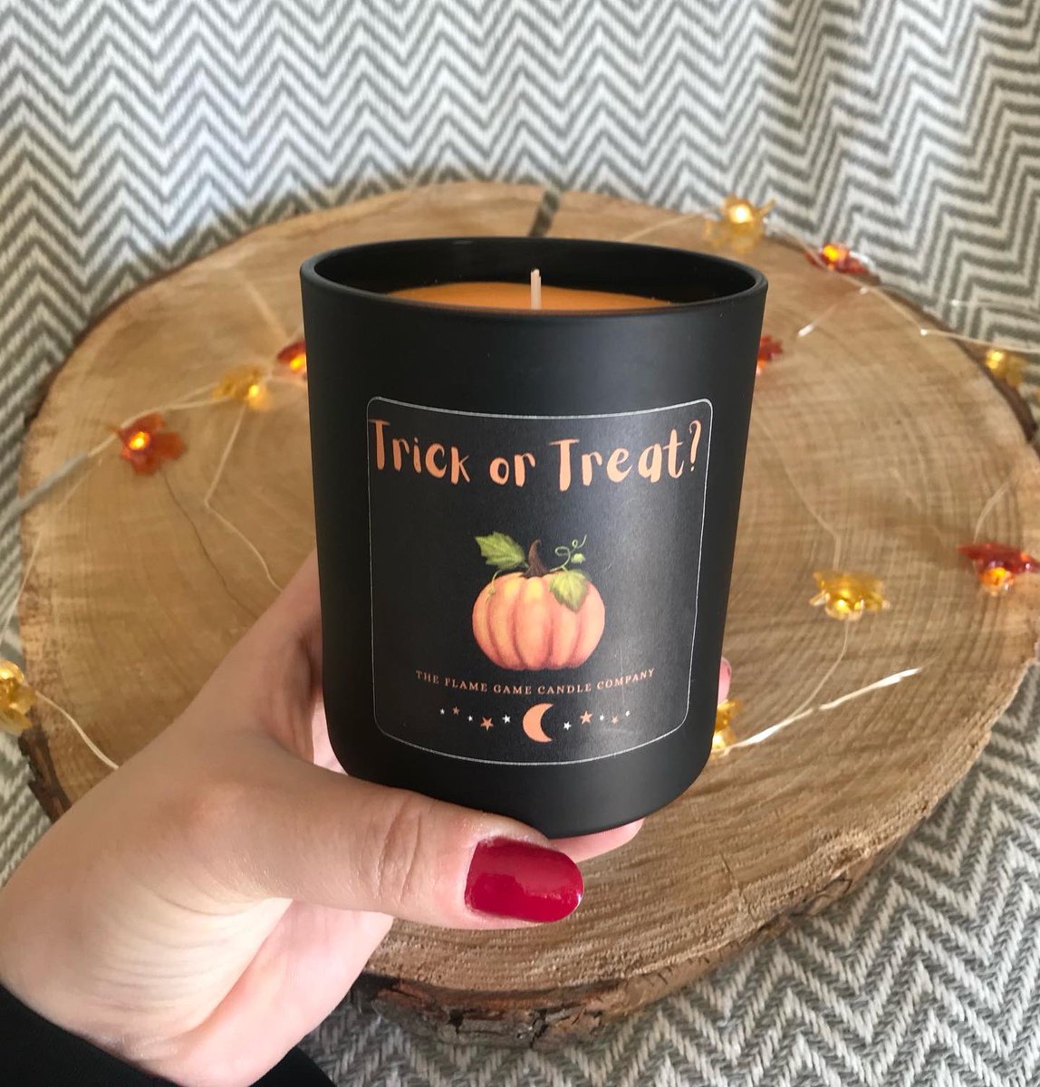 flamegamecandle's tweet photo. Morning #UKGiftAM #UKGiftHour 

Yesterday we launched our autumn collection of candles and wax melts! 

Lots of fun designs and scents to choose from, with some limited edition candles (only 1 or 2 available) so don’t miss out 🎃

https://t.co/WoL5zSC45g https://t.co/RSkG453CkF