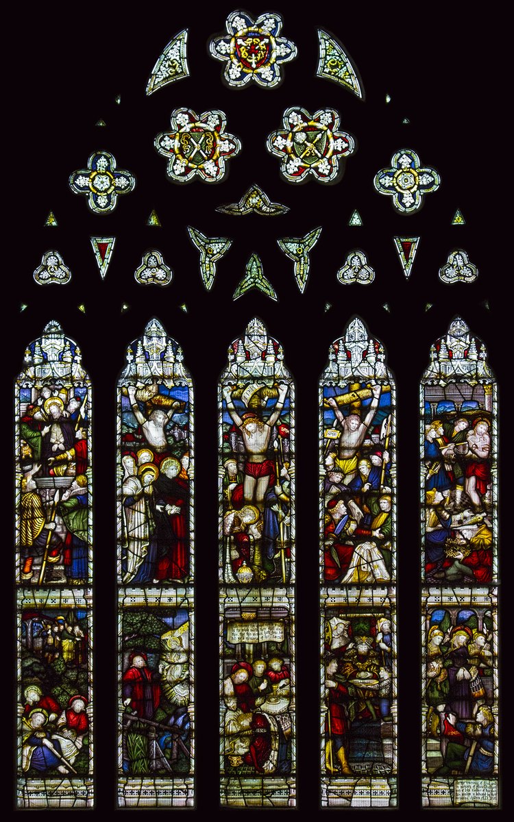 Events of the Passion are depicted in our south transept #CEKempe 'Great Atonement Window' c1890. Christ's death here is directly opposite His birth depicted in the north transept Nativity window #StainedGlassSummer bit.ly/3bAQ4vI #ExploreChurches #HistoricChurches #NG15