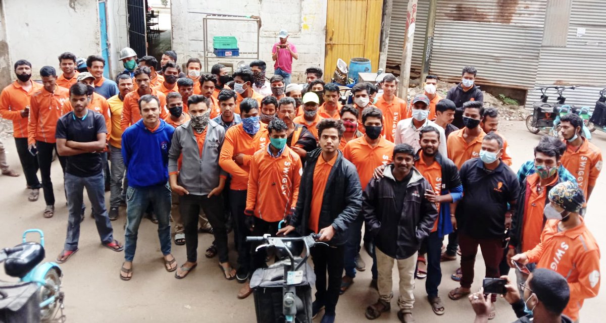 aigwu_union's tweet photo. Over 100 @SwiggyInstamart Pick-up and Delivery Partners (PDPs) in Marathahalli, Bengaluru went on strike on 19 August 2022 to bring attention to issues with dwindling earnings and abysmal working conditions of delivery workers in the area. 

A thread 🧵 https://t.co/nBGhvSBdUA