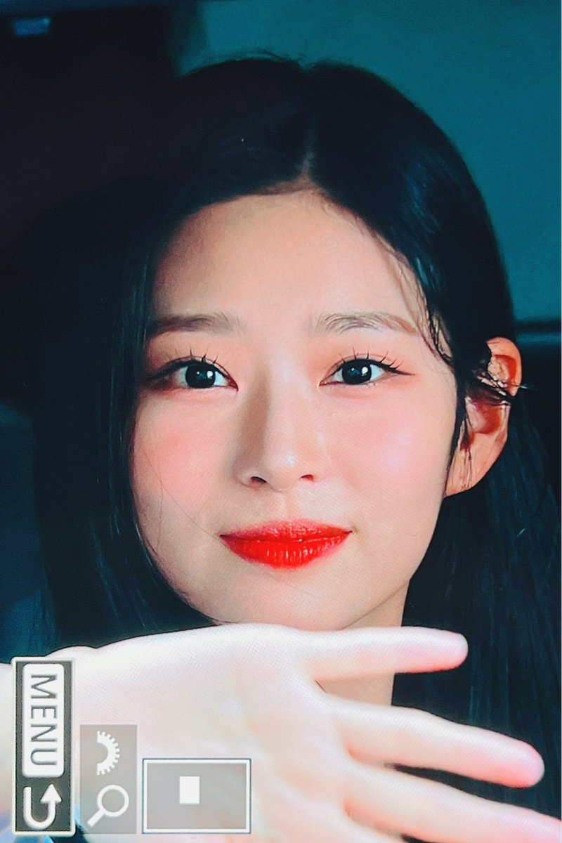 010205mj's tweet photo. 220820 🤣🤣 #김민주 #KIMMINJU https://t.co/fGBIG899v6