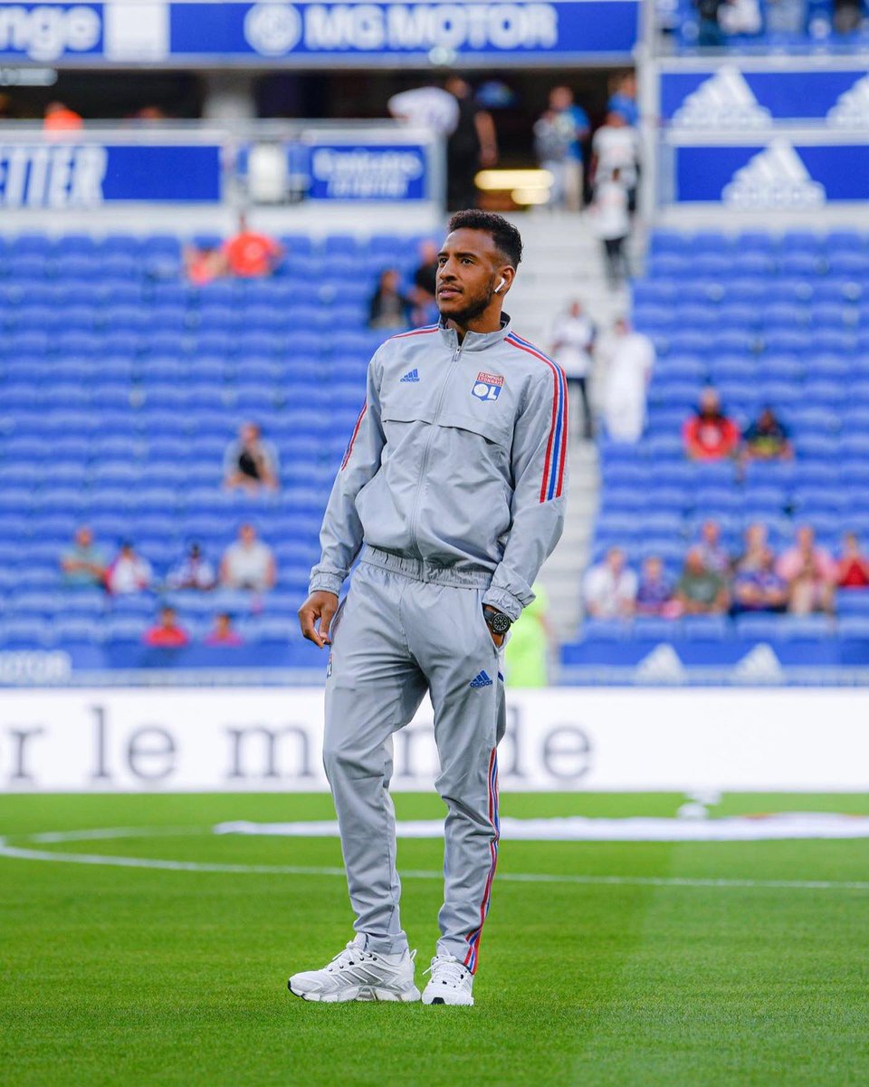 CorentinTolisso's tweet photo. Une belle victoire collective hier face à Troyes. On continue !! ⚽️🔴🔵  #TeamTHM @OL https://t.co/A2mPkNPrg6