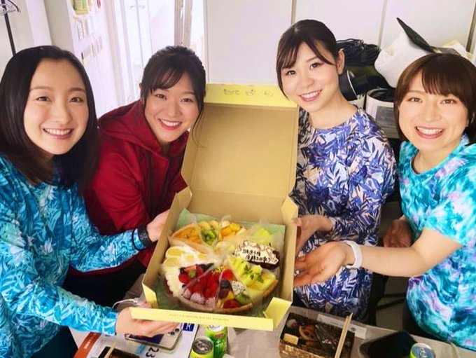 RomanTelep's tweet photo. Lately I can't recognize Yurika in the photos.
Something has changed.
Did she lose weight? 🤔
#カーリング #ロコ・ソラーレ (#ロコソラーレ) #LocoSolare #吉田夕梨花 #YurikaYoshida https://t.co/QVqnALezkq