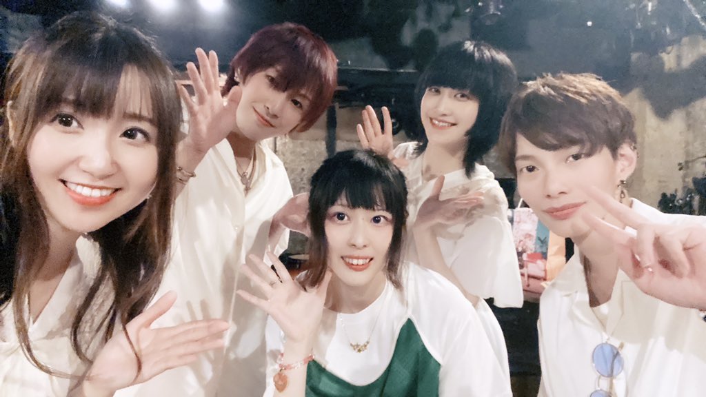 BraveZERO_4's tweet photo. 『MinakaMiX Live vol.2 』
ありがとうございました‼️✨

主催の 水上ゆか さんと🌈✨
お誕生日、そして２回目の主催ライブおめでとうございます🎉

アーカイブでぜひ沢山ご視聴ください♪
https://t.co/8wJfJwYVse

※代々木Barbara様のチャンネル登録をお願いします！

#MML2  #水上ゆか #ぶれぜろ https://t.co/Rl0UBj8xe5