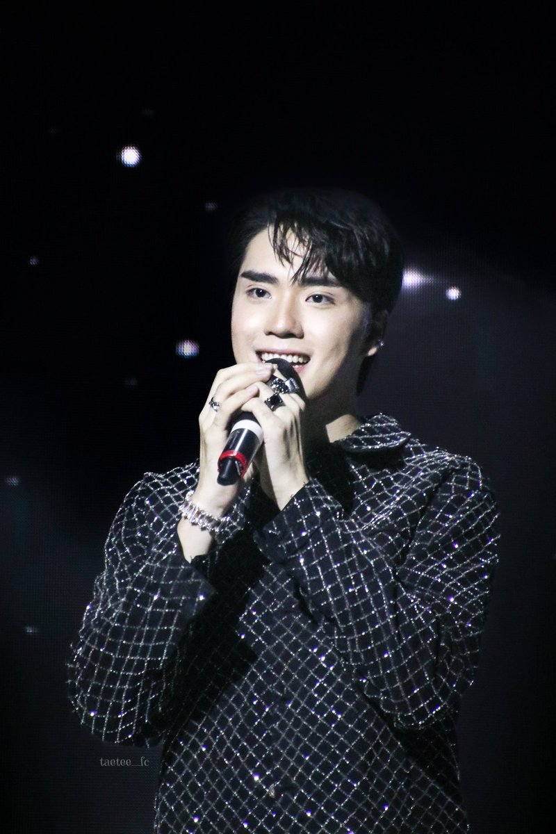 Taetee_FC's tweet photo. Bright star in the dark ~
#TaeTeeTheJourneyMemory
#TEeThanapon
#TaeTee_FC https://t.co/y6DiQnS5G0