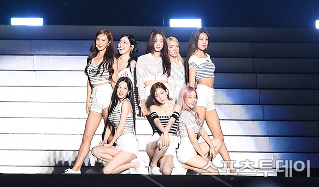 SoneSupport_'s tweet photo. My home, my youth, my Girls’ Generation 💖 https://t.co/9KzXZbhUFx