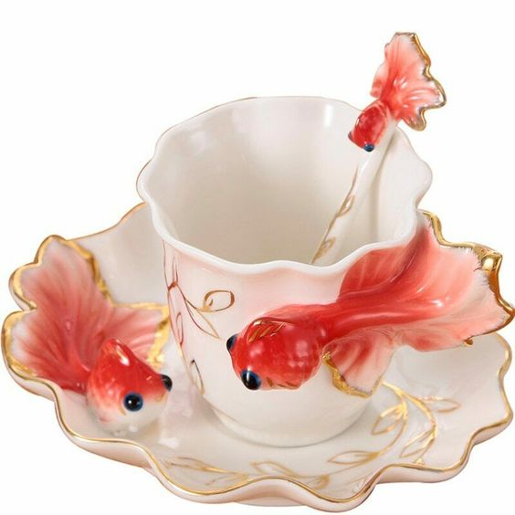 lavieestbelIe's tweet photo. Goldfish teacups https://t.co/yafAuYXi9I