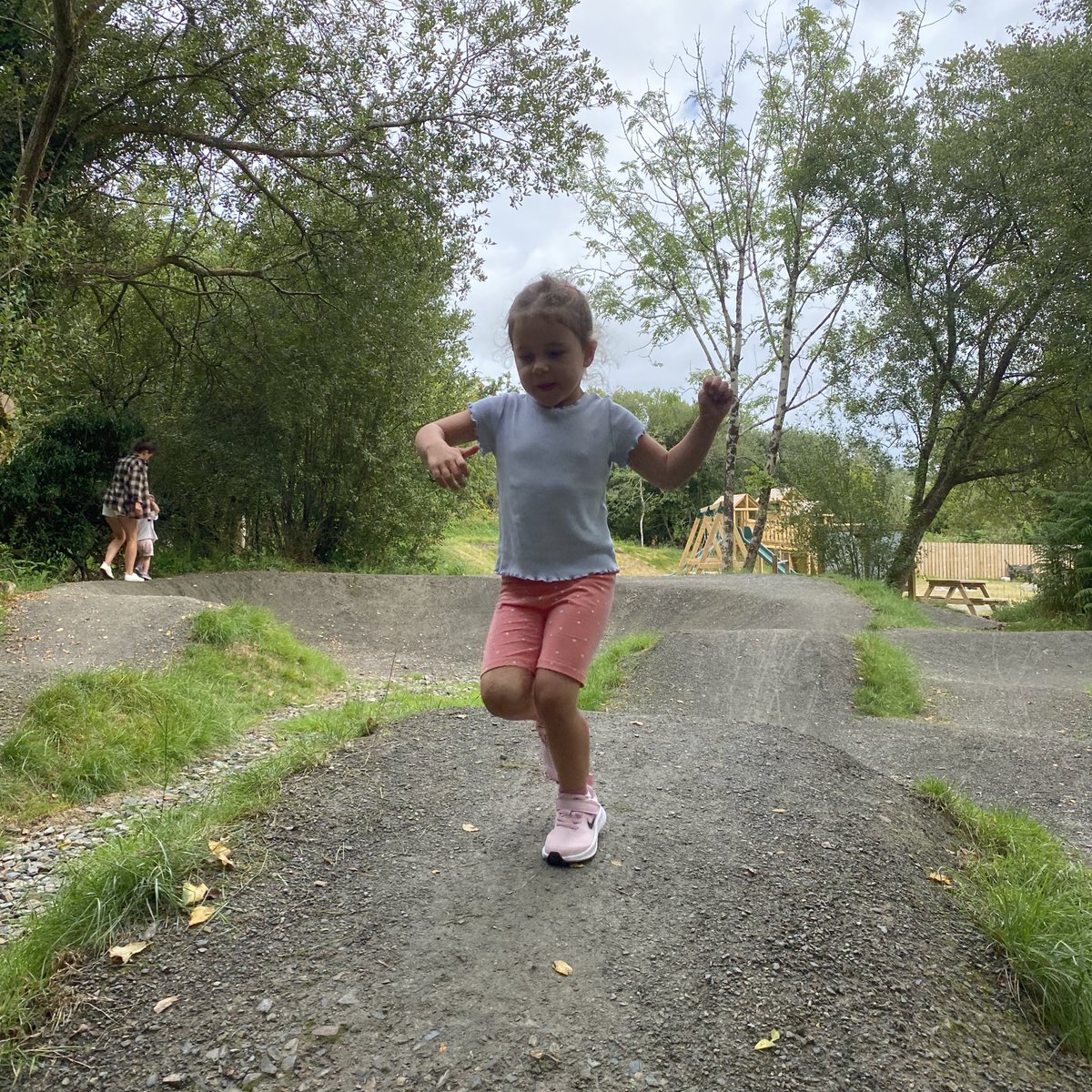 jamescutlan's tweet photo. Trethurgy #ParkLife πβ½οΈπ₯
.
#FamilyTime #IzzyJune #LilyVera ππ»ββοΈπ https://t.co/C8WI8qEtEn