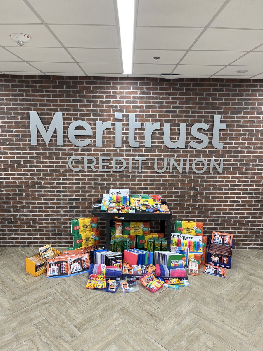 meritrustcu's tweet photo. #TeamMeritrust and @SpiritAero delivered school supplies & over $38,000 in donations to @SalArmyICT. The need to help the most vulnerable in our community is greater than ever before; this is why we are so passionate about supporting local organizations. #DoingTheMostGood https://t.co/0QaByiLysJ