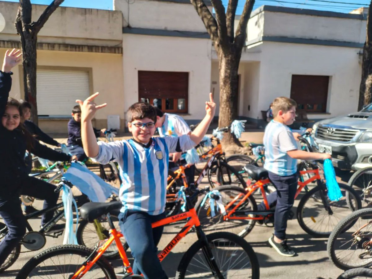 RedesIjmeFray's tweet photo. #FRAY El viernes 19 de agosto se realizó la tradicional bibicleteada por el día del niño 🚴⭐🎉 https://t.co/IfVKxSpjsK