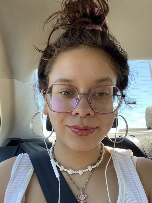 Smirking cuz I wish my neck rlly did have piss around it 😩 https://t.co/6XQlpI1GtQ