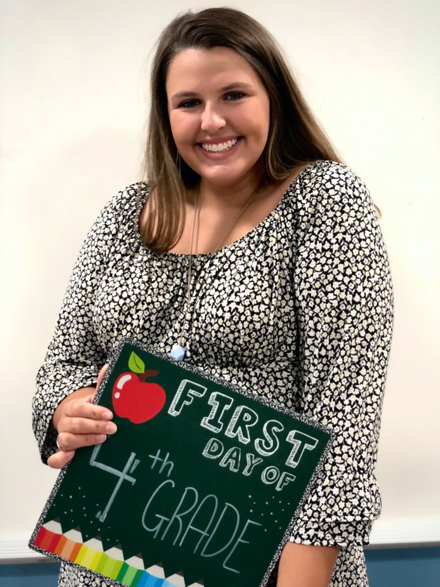 missgreen2020's tweet photo. Welcome back! I am so ready for my 3rd year teaching! https://t.co/EibKDzAIRU