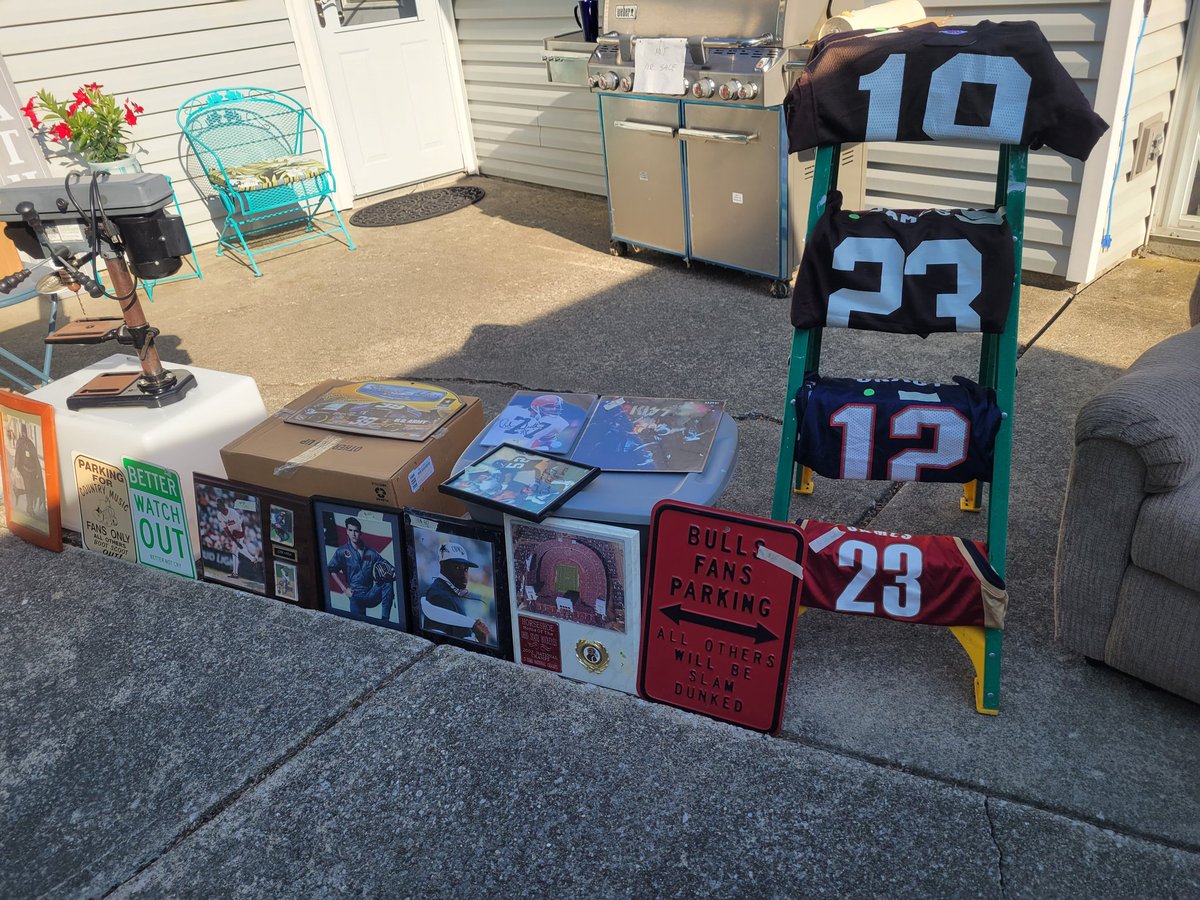 CleveQualityKix's tweet photo. Shoes, Collectibles, Jerseys and more! Something for everyone! By many accounts, the best garage sale of the year!

633 Richie Dr. Brunswick Ohio 44212

Today only!

#GarageSale #BrunswickOhio #StrongsvilleOhio #MedinaOhio #BrookParkOhio https://t.co/sb98WEA6u1