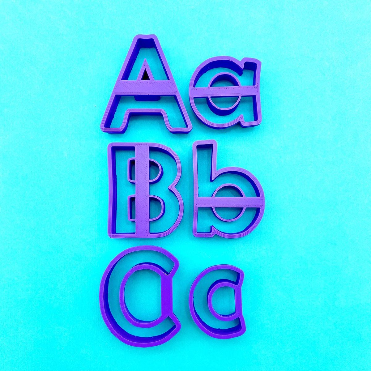 erincakecupcake's tweet photo. 🖍🔡 Who has the biggest of box of crayons this year? Visit my shop to see these fun fondant cutters and more: https://t.co/yUNqw18EsV ! #BackToSchool #BacktoSchool2022 #cake #cakes #crayon #fondant #cakedecorating #ABC #sugarpaste #caker #sprinkles #dessert #diy https://t.co/C8NvqGe4if
