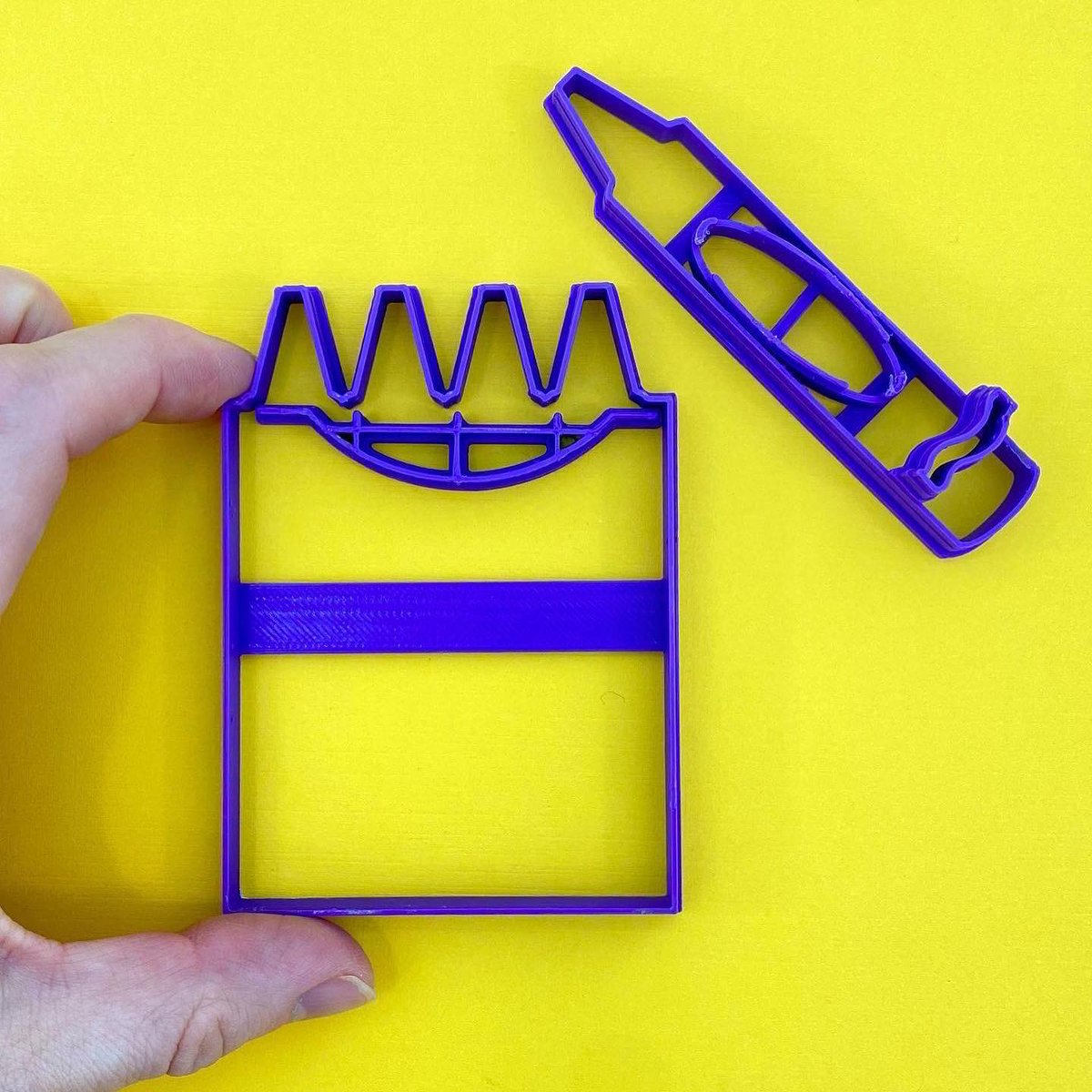 erincakecupcake's tweet photo. 🖍🔡 Who has the biggest of box of crayons this year? Visit my shop to see these fun fondant cutters and more: https://t.co/yUNqw18EsV ! #BackToSchool #BacktoSchool2022 #cake #cakes #crayon #fondant #cakedecorating #ABC #sugarpaste #caker #sprinkles #dessert #diy https://t.co/C8NvqGe4if