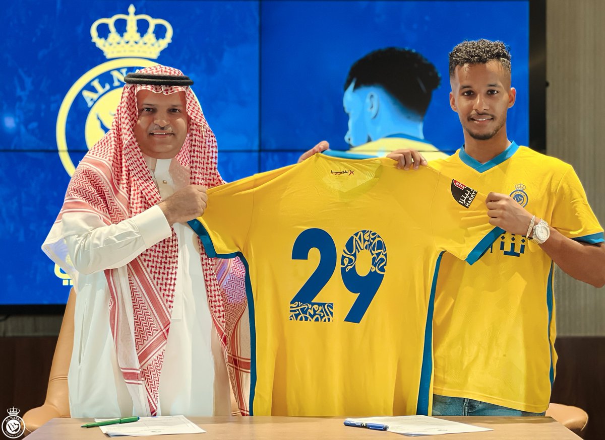 رسميًا ✅
وقع رئيس مجلس إدارة نادي ⁧#النصر⁩ الأستاذ مسلي آل معمر عقدًا مع النجم الدولي عبدالرحمن غريب 🤩
وذلك بنظام الانتقال من النادي الأهلي و بعقد يمتد لأربع مواسم .
متمنين له التوفيق مع ناديه ⁧#العالمي⁩ 💪
⁧#غريب_نصراوي 💛