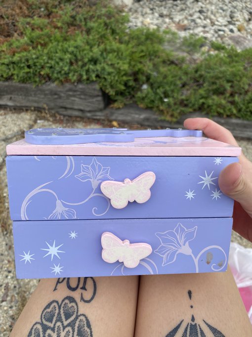 A great thrift day !!! I deserve thisssss I&rsquo;ve been working 4 weeks straight 🙃this my first weekend off