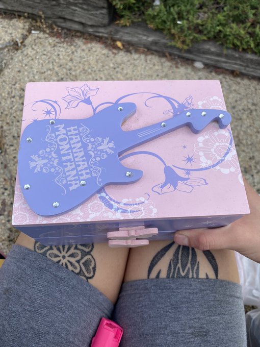 A great thrift day !!! I deserve thisssss I&rsquo;ve been working 4 weeks straight 🙃this my first weekend off