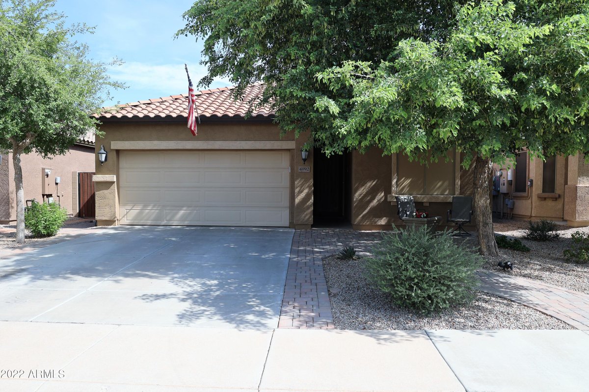 LookLlc's tweet image. Create new memories in this beautiful home.  #homesforsale  cpix.me/l/151267877