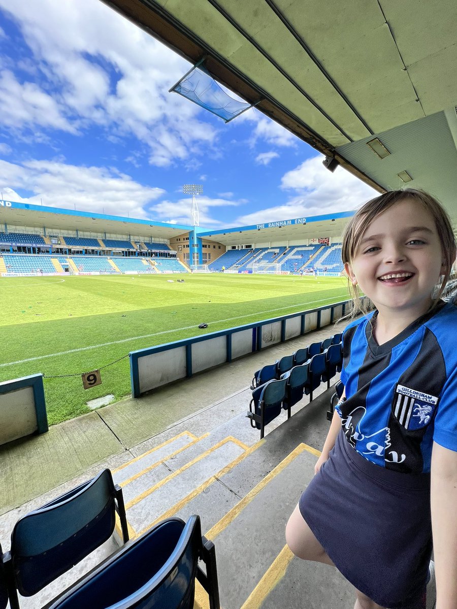 thejoelower's tweet photo. Alexandra’s first game @TheGillsFC today. She’s a little excited!
Let’s have a good one. #UTG #Gills https://t.co/Npr7qfEzzb