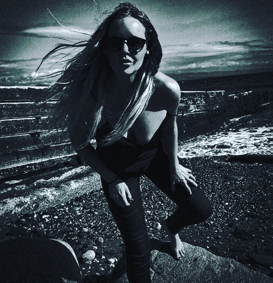 Anna Grace Du Noyer (@copyannagrace) on Twitter photo π΅ πΈ CREATIVE INDEPENDENCE is my ultimate goal as a musician <a href="/EraseGrace/">Erasing Grace</a>
Writing, performing, producing, branding, design, photography, videography, PR.
So this week, on holiday π΄σ §σ ’σ ·σ ¬σ ³σ Ώ I spent my mornings working on my self-portraiture photography skills. π΅ πΈ CREATIVE INDEPENDENCE is my ultimate goal as a musician <a href="/EraseGrace/">Erasing Grace</a>
Writing, performing, producing, branding, design, photography, videography, PR.
So this week, on holiday π΄σ §σ ’σ ·σ ¬σ ³σ Ώ I spent my mornings working on my self-portraiture photography skills.
