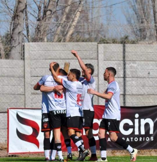 ⚫🔴⚫ debuts con goleadas para Fadep. Fue (3-0) contra "F.alvarez" por la "copa Mendoza" y (5-0) contra "Murialdo" por el "torneo integración" por este mismo torneo , hoy enfrentamos a "universitario"