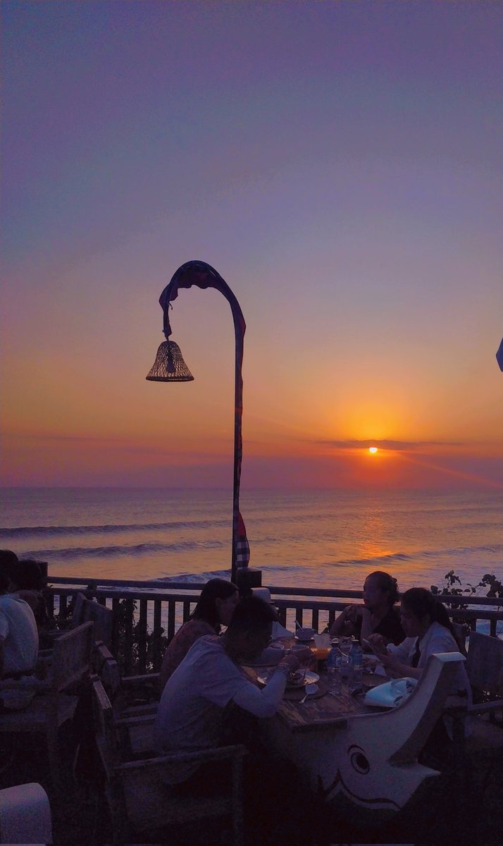 deJukungResto's tweet photo. Bali paradise sunset dream welcome dinner. Primary beach indian oceans in Bali.

Nutrients dishes for travellers.
House of the Rock Lobster in Bali. https://t.co/QBx8TgRx6b