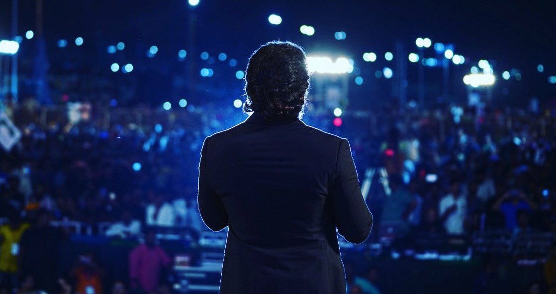 TrendsAlluArjun's tweet photo. One Day Away!!!

Biggest event at New York City with PRIDE OF INDIA @alluarjun 👑 as Grand Marshal to represent INDIA at World's Largest India Day Parade 🇮🇳✊

Dear page admins &amp; AADHF's Be active to celebrate this Proud Moment from Tomorrow 6PM!! SHARE !!🔥🔥 https://t.co/8At5dj1JbL