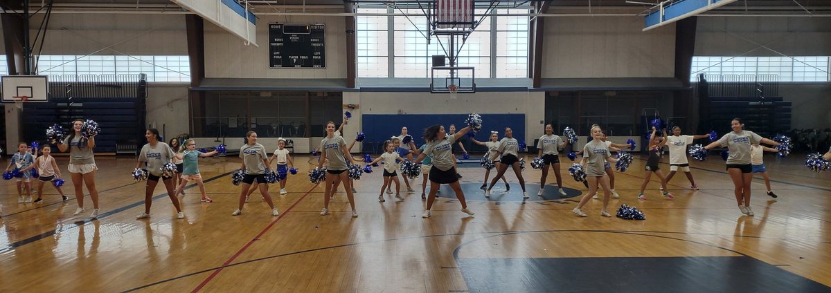 GoBlueClippers's tweet photo. We 👀you Coach Powell leading the way at your @Clipperscheer15 Clinic this morning! @gobluechs https://t.co/P2T79WMMj0